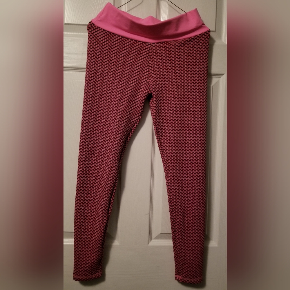 Amazon Essentials Women Pink And Black Patterned Leggings